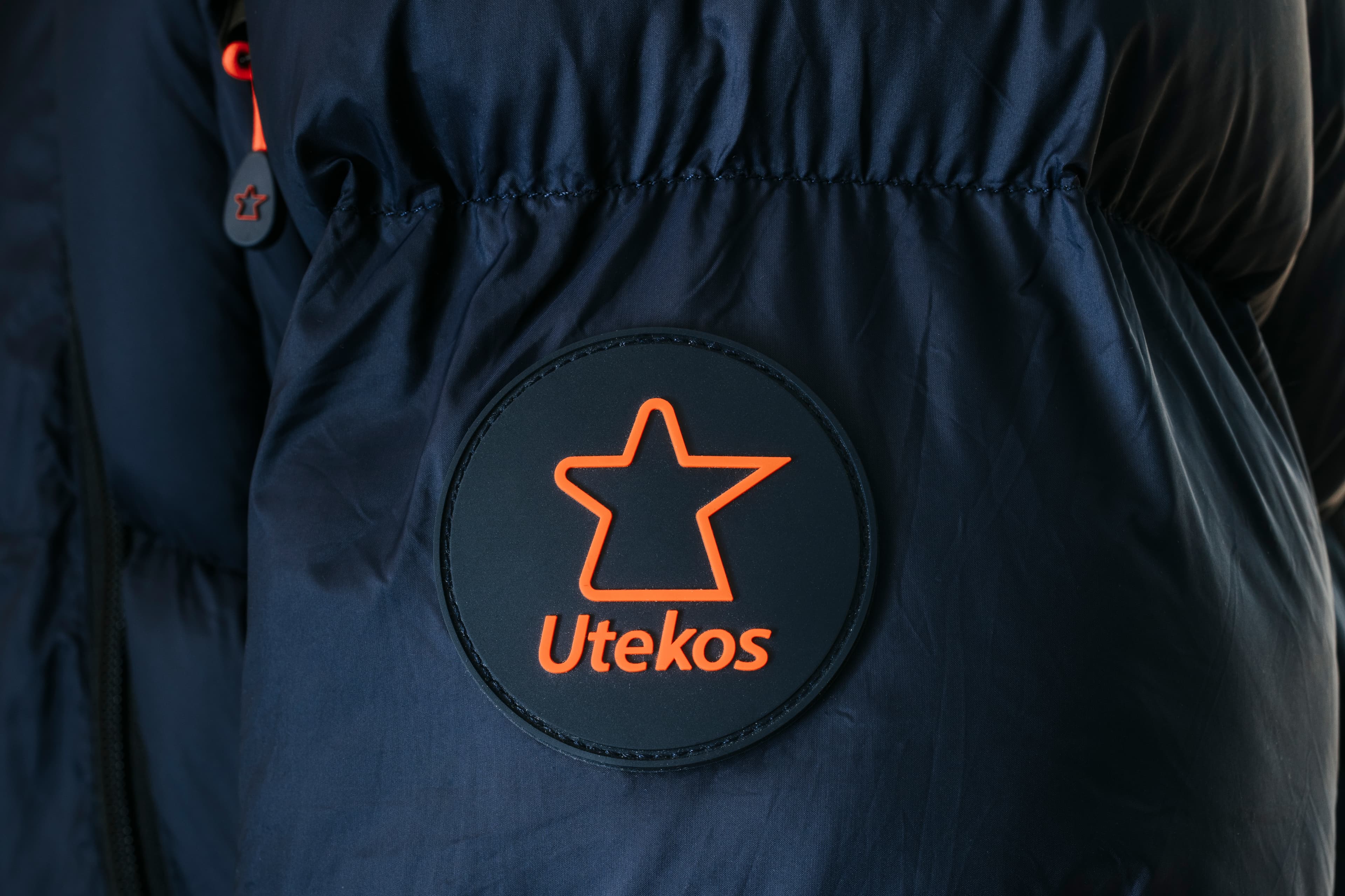 Nærbilde av det slitesterke Luméa-stoffet på Utekos TechDown.